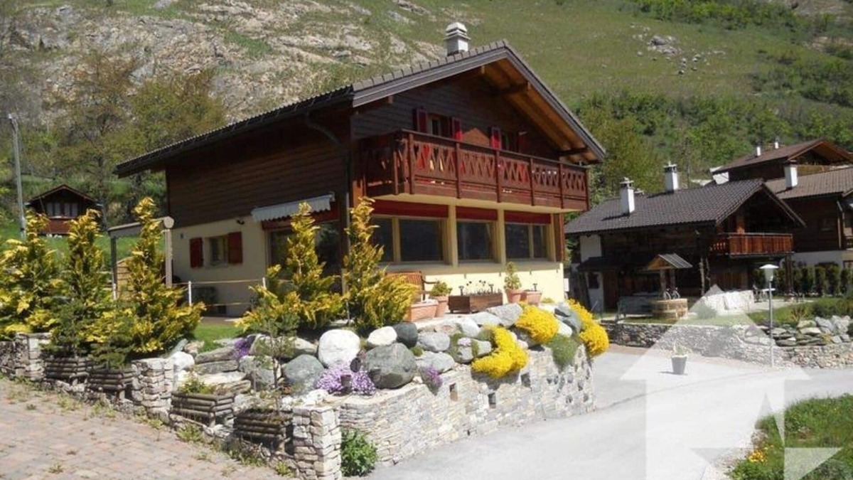 Vercorin Ski Chalet | Spacious Chalet with View and close to the gondola