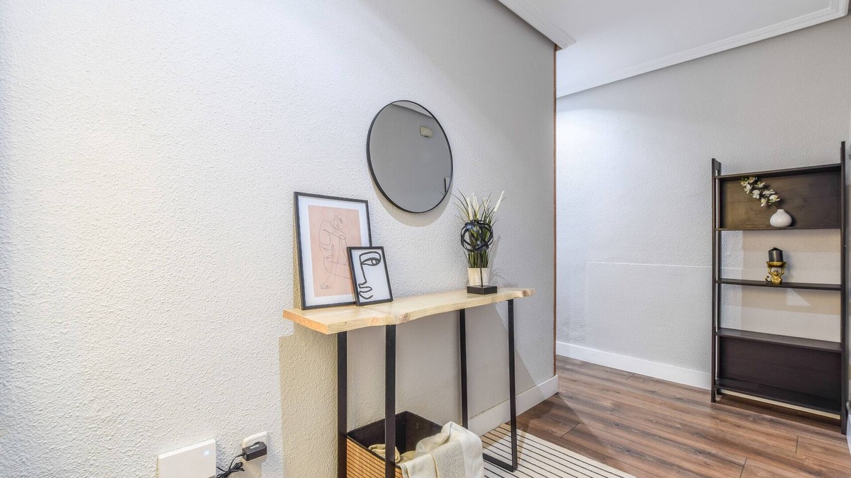 Jeronimos Apartment | Spacious Comfort in the Heart of Madrid