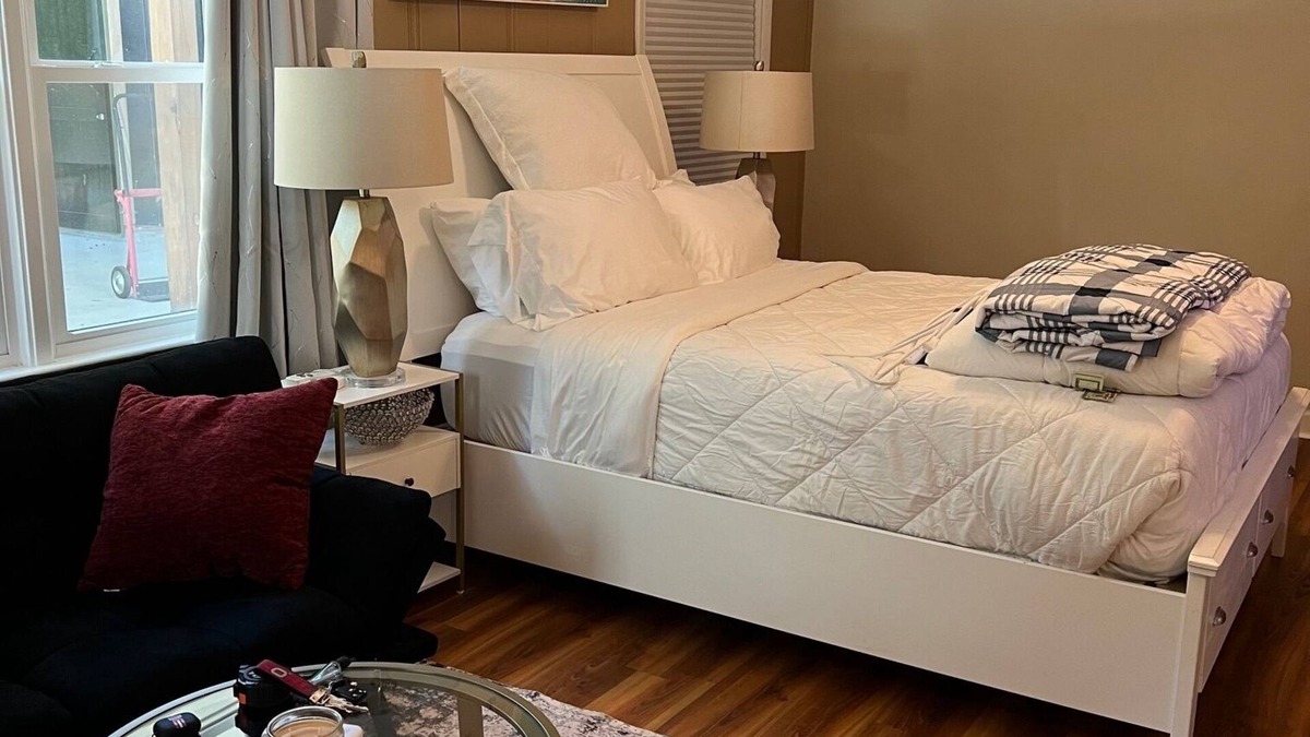 Tallahassee House | Spacious Comfortable Studio Unit