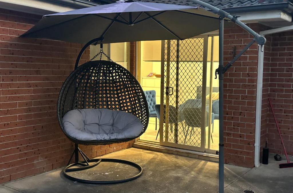 Hinchinbrook House | Spacious, cosy and affordable room if no one book in the other 2 room you will stay by yourself in the whole house