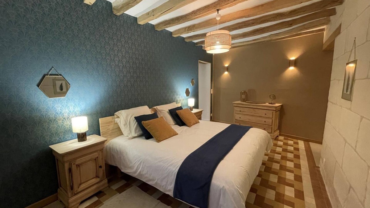 Chouze-sur-Loire Cottage | Spacious cottage in Touraine with garden and terrace, near vineyards
