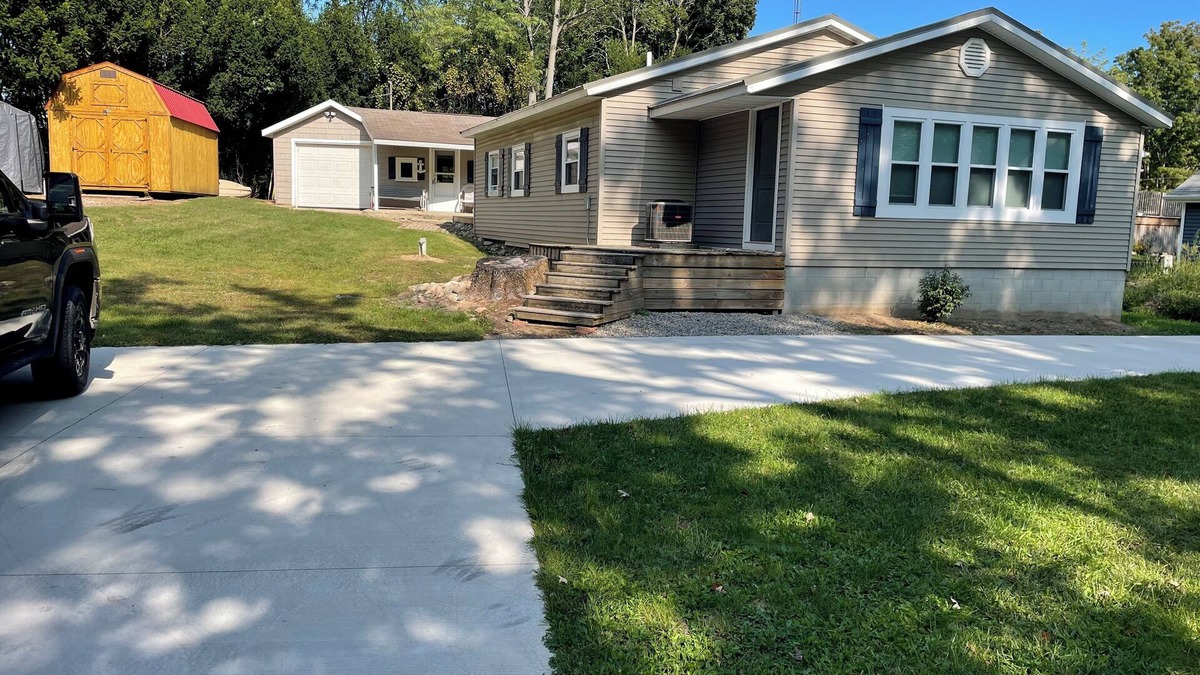 Clear Lake Cottage | Spacious Cottage For Larger Groups