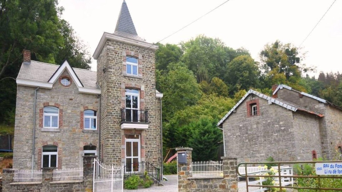 Harze Cottage | Spacious Cottage in Harzé with Garden and Barbecue