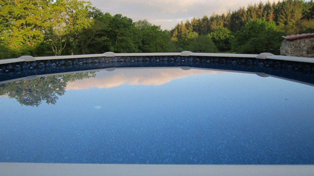 Pedernec Cottage | Spacious Cottage, sleeps 6, Private Pool, Barbeque, Gardens and Patio, WIFI, TV