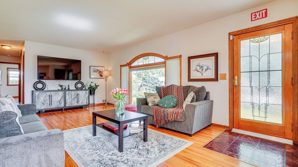 Cottage Grove House | Spacious Cottage Grove Haven Near Downtown St Paul
