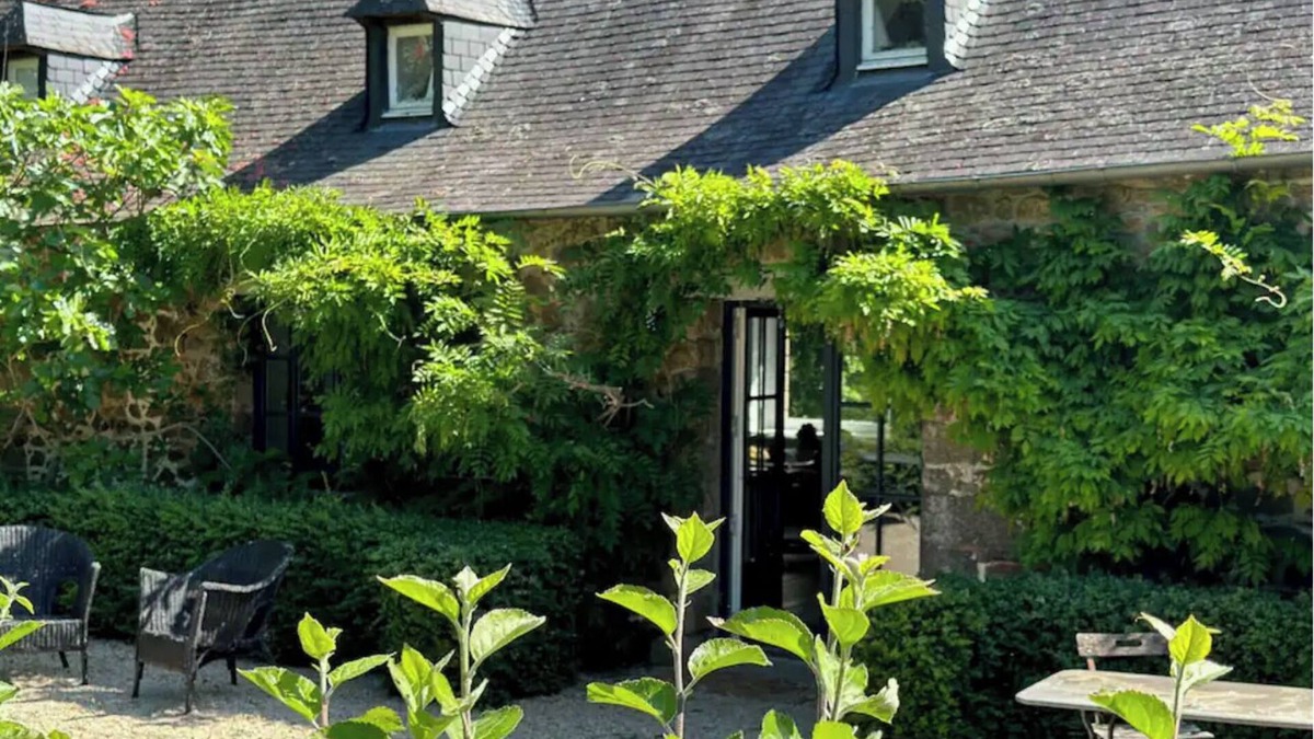 Juvigne Other | Spacious Country House nestled in Chateau Gardens