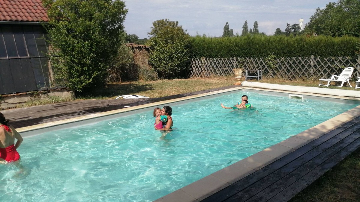 Magnac-Laval House | Spacious country house with swimming pool and large garden