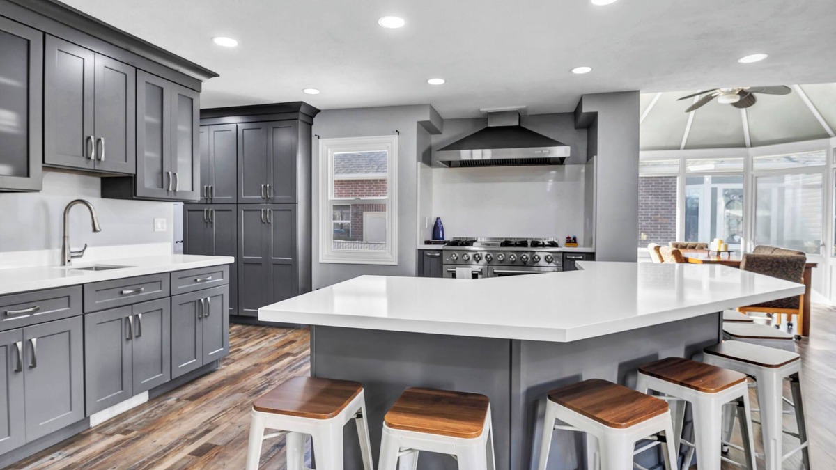 Orem House | Spacious Country Style Home with Gourmet Kitchen, perfect for large groups!