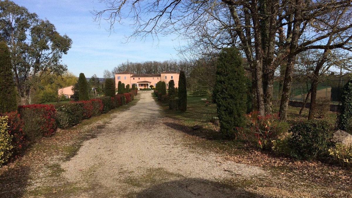Montdurausse House | Spacious country villa on a park with swimming pool
