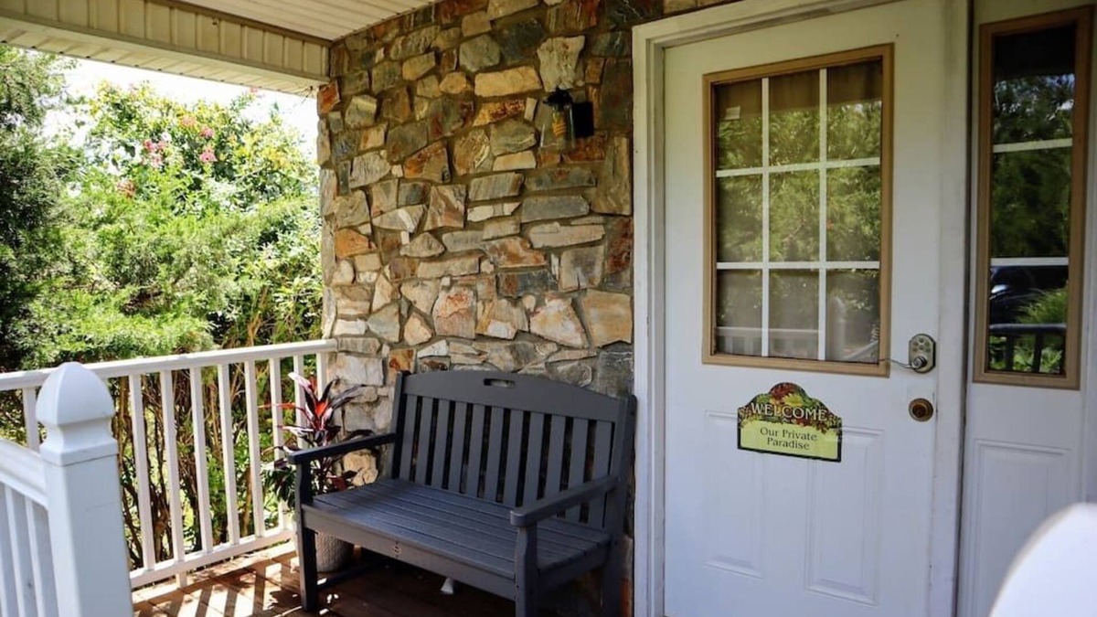 Callands-Gretna House | Spacious Countryside Cabin w/Hot Tub and Firepit