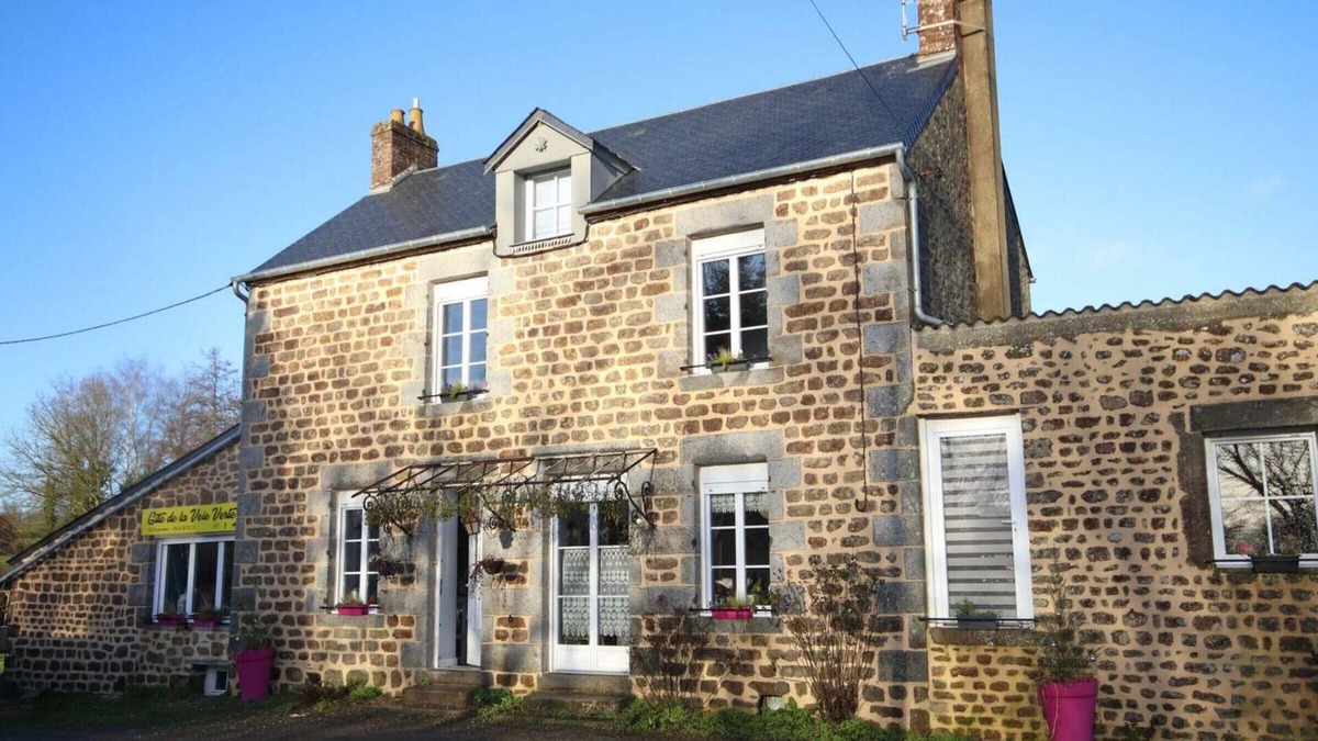 Dompierre Cottage | Spacious countryside house near the greenway, ideal for families and nature lovers!