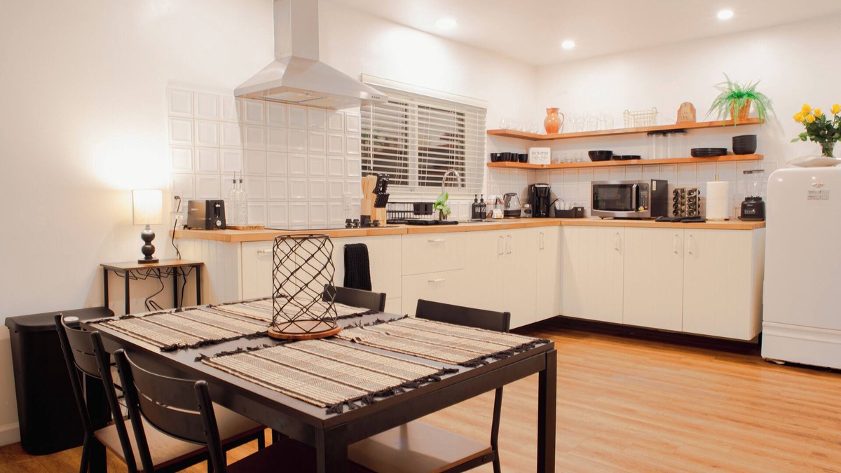 Outer Mission House | Spacious & Cozy Apartment in enjoyable Daly City with AC, WiFi