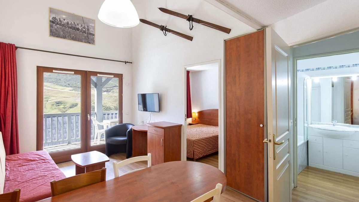 La Mongie Apartment | Spacious Duplex, 7 Sleeps, South-Facing, Indoor Pool & Gym, Covered Parking