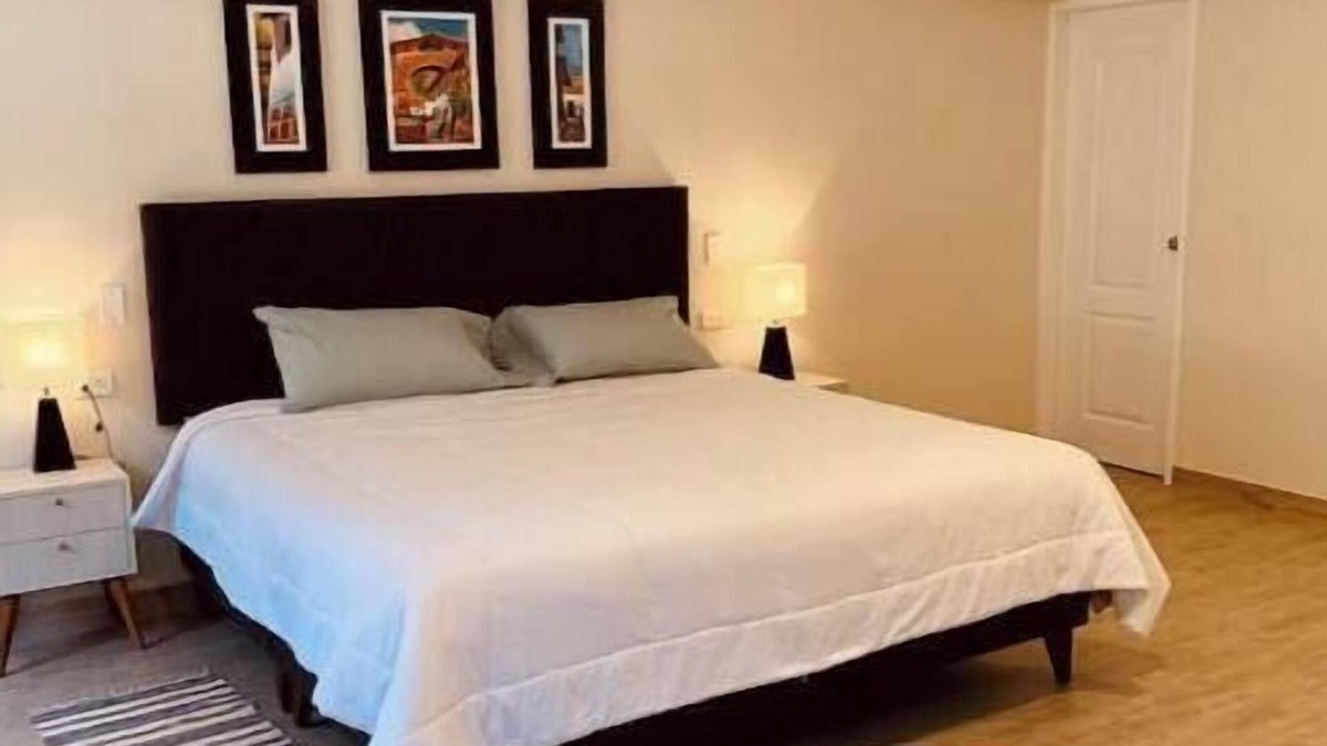 Caraz House | Spacious duplex with 5 bedrooms, garage, terrace