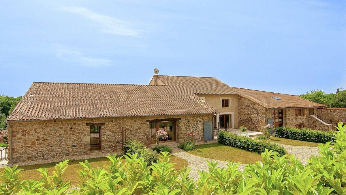 Roussines House | Spacious Estate in Roussines