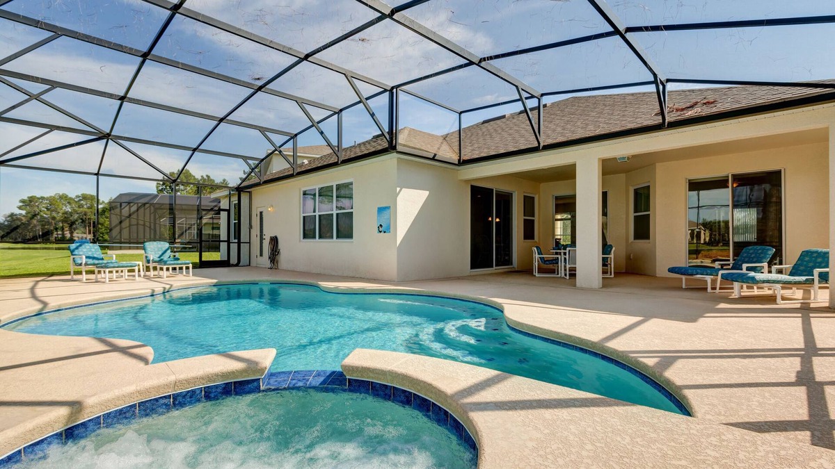 Ridgewood Lakes Villa | Spacious Exec Villa With Large Private Pool. Stunning Golf Course and Lake Views