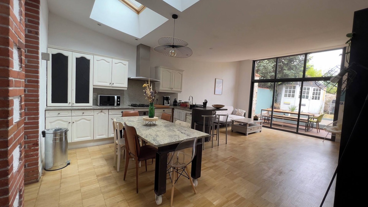 La Roche-sur-Yon House | Spacious family home - Hyper Centre 3 bedrooms + patio | Near train station