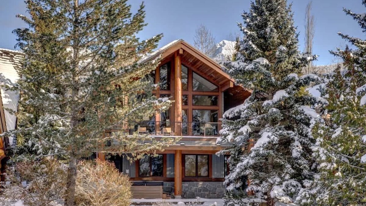 Nicklaus North House | Spacious family chalet w/hot tub & mountain views
