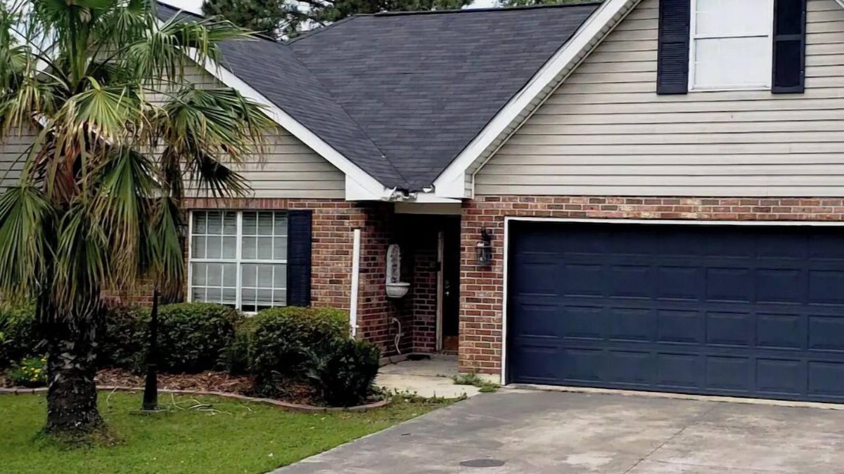 Thibodaux House | Spacious family friendly 3 bedroom 2 bath home