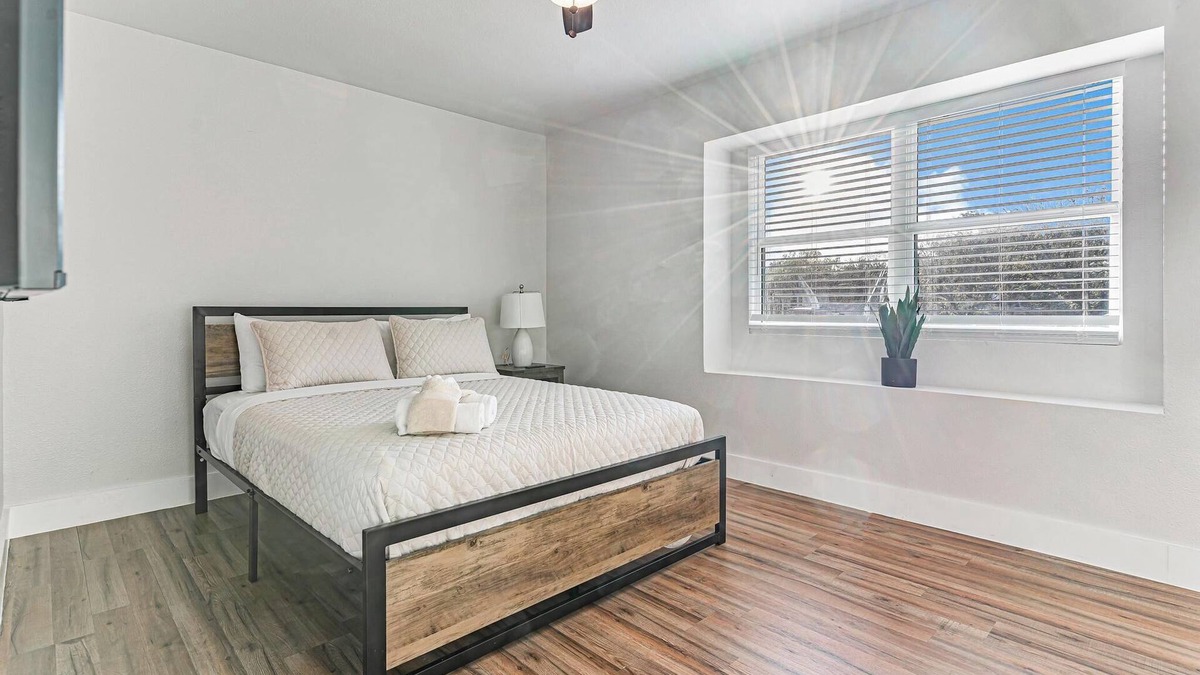 Central Southwest House | Spacious Family Getaway with Modern Comforts.