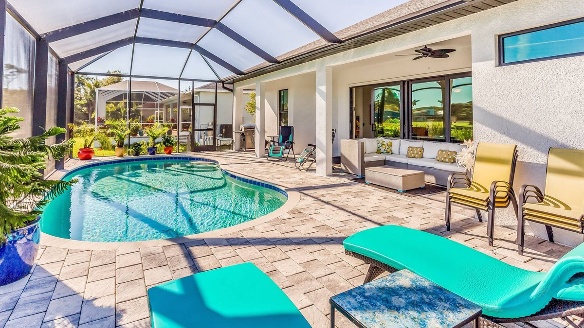 Alden Pines House | Spacious family home located on golf course w/ screened-in pool!