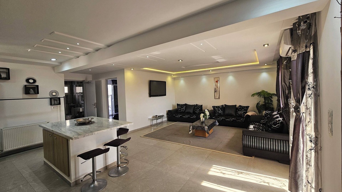 Hay Nozha Apartment | Spacious family home near Monastir airport