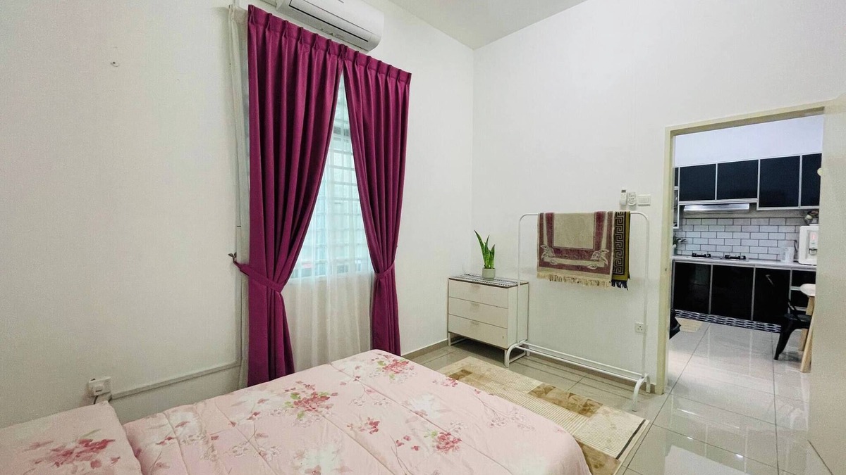 Durian Tunggal House | Spacious Family Homestay in Durian Tunggal with Private Pool