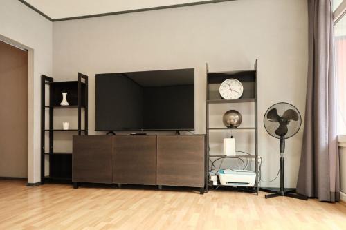 Hammfeld Apartment | Spacious Flat by the Rhine Ideal for Groups