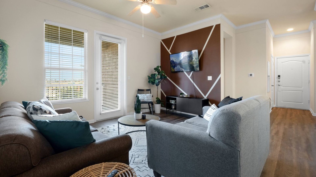 Fossil Creek House | Spacious flat w/hot tub and pool!10 mi to Downtown!~22 mi to DFW Airport