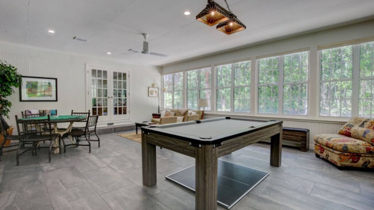 Point Clear House | Spacious & Fun Home with beautiful fenced yard, gazebo, game room +more!