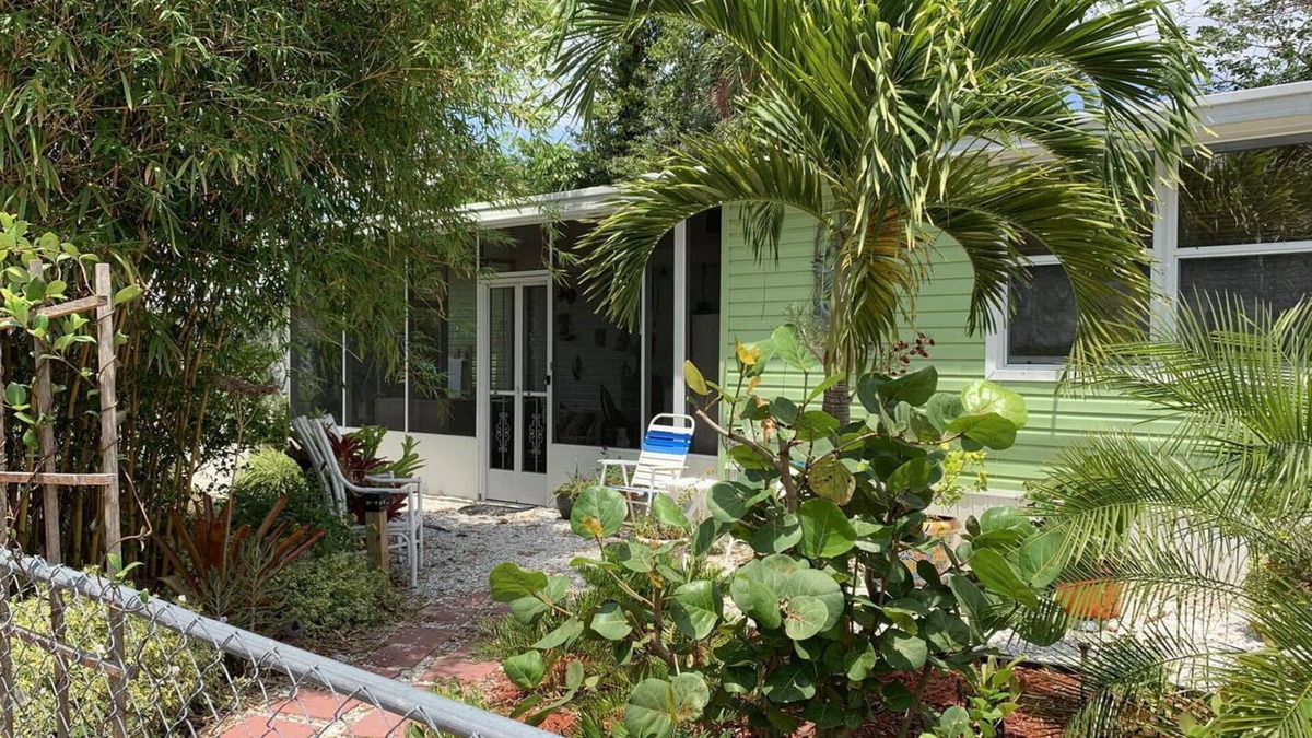 Pine Island Center House | Spacious Getaway, 1 to 4 for Easy Going Nature Lovers on beautiful Pine Island.