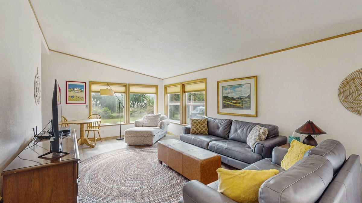 Loleta House | Spacious getaway w/marvelous bay and beach views, jetted tub, & gas grill