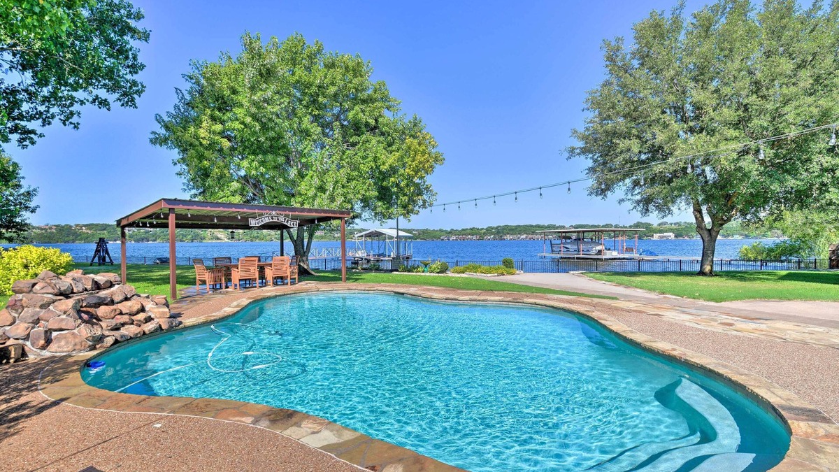 Granbury House | Spacious Granbury Home w/Lakefront Outdoor Oasis!