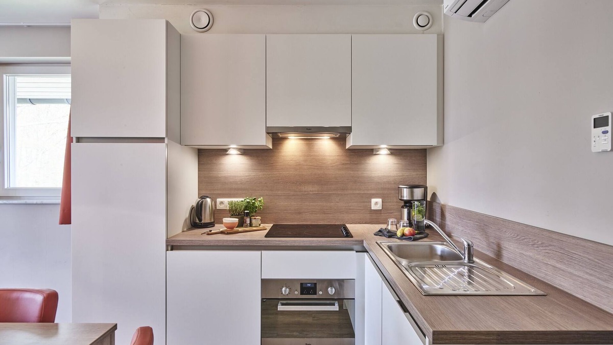 Houthalen Apartment | Spacious holiday apartment for 10 people