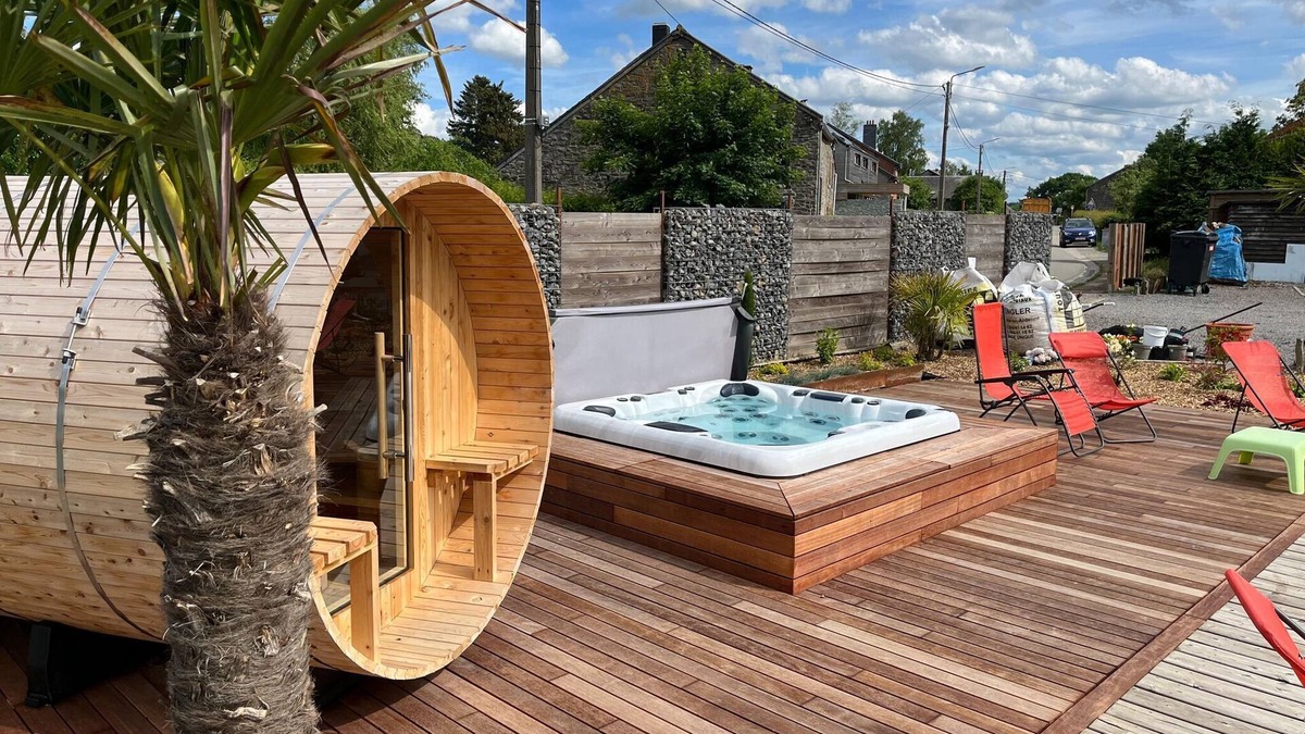 Beausaint House | Spacious Holiday Home La Roche-en-Ardenne withPool