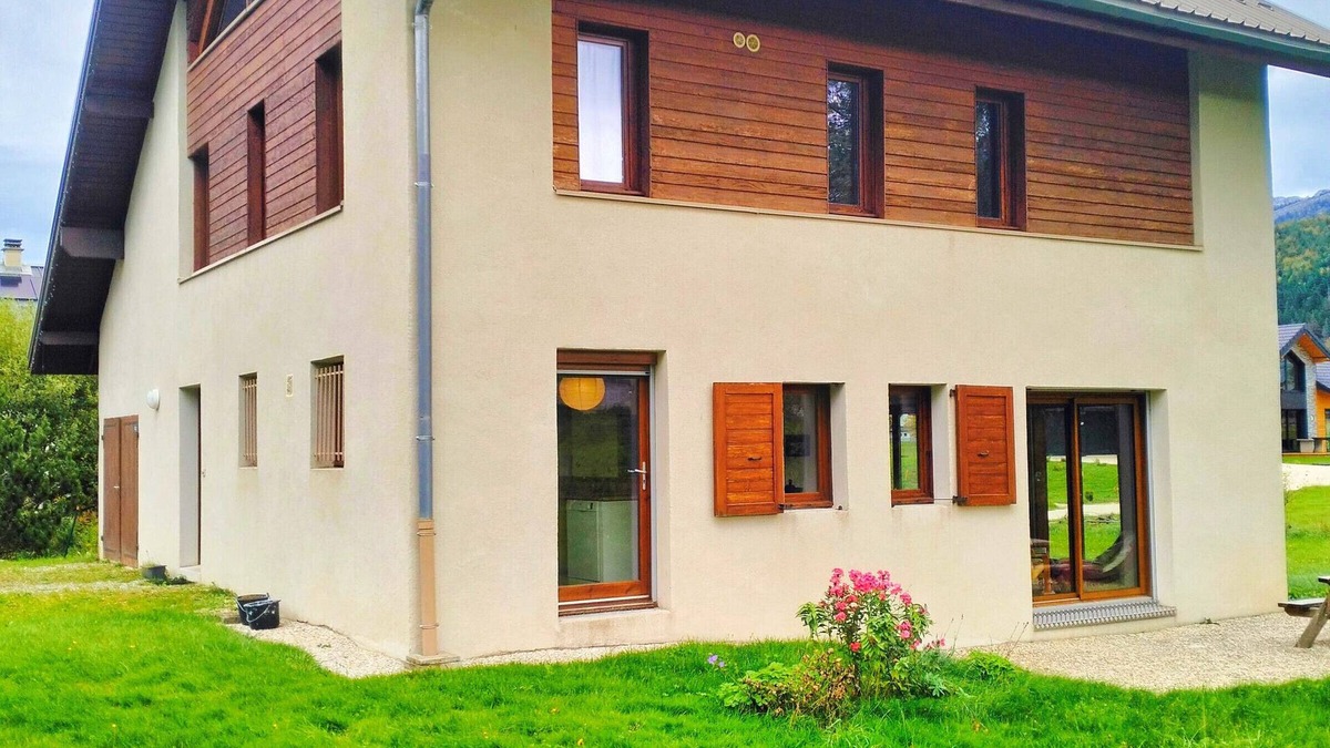 Correncon-en-Vercors House | Spacious house in Corrençon with terrace and garden, 4 bedrooms