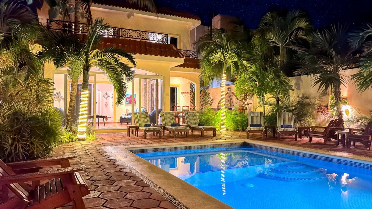 Puerto Morelos House | Spacious Hacienda style home with charming garden, screened porch and pool