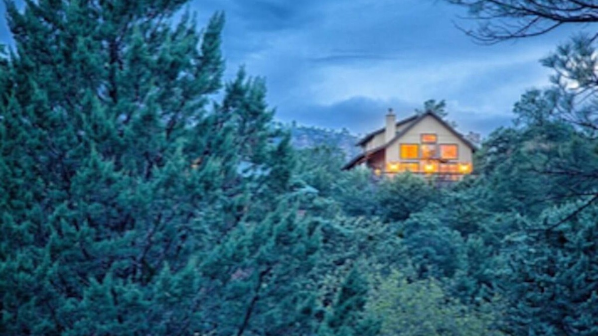 Pine Cabin | SPACIOUS High Country Lodge w/Mnt Views!