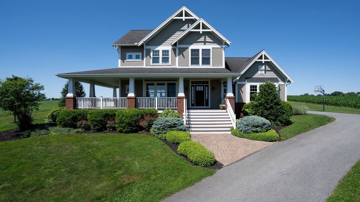 Rohrerstown House | Spacious Hilltop Escape with Basketball, Pingpong & Sunset Firepit