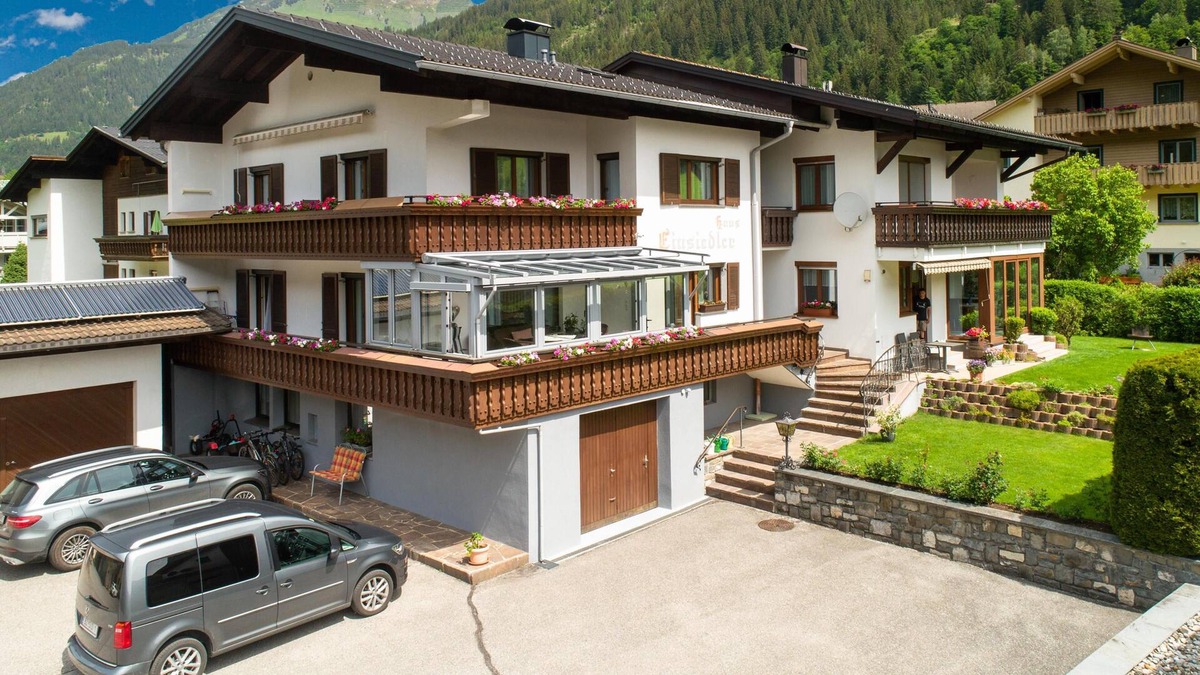 Gortipohl Apartment | Spacious holiday apartment in central location in Montafon