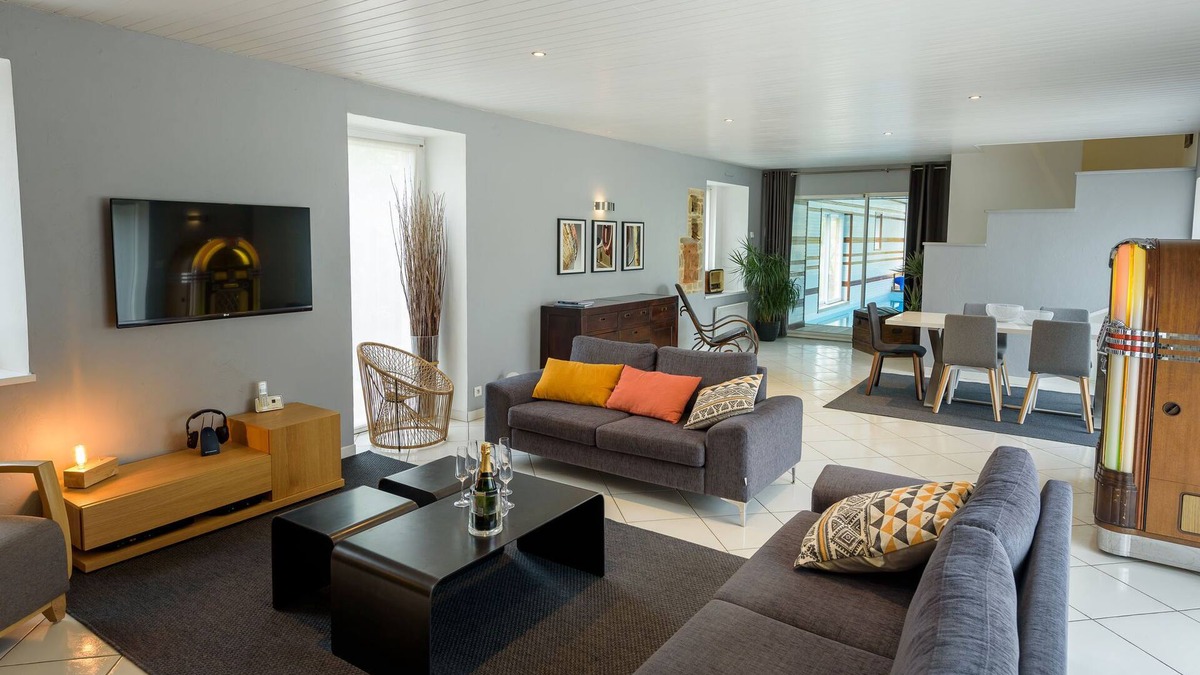 Plouguin House | Spacious holiday home with heated indoor pool