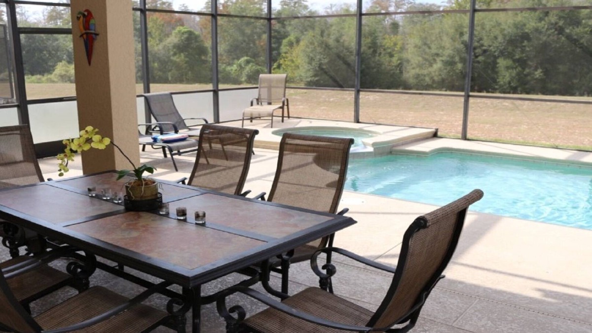 Highgate Park House | *Spacious Home Away From Home Sunny Private Pool And Views Of Conservation Area*