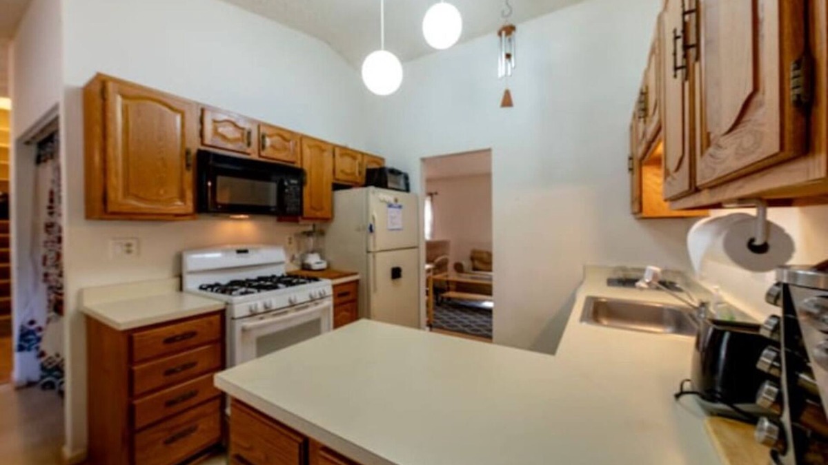 Idylwood House | Spacious Home by Tysons Corner