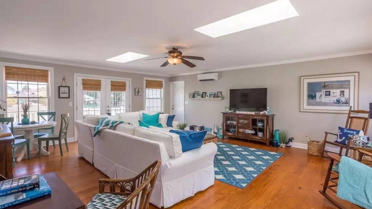Cedar Neck House | Spacious Home Close to the Beach and Bay - 5 bedroom w/Separate In-Law Suite!