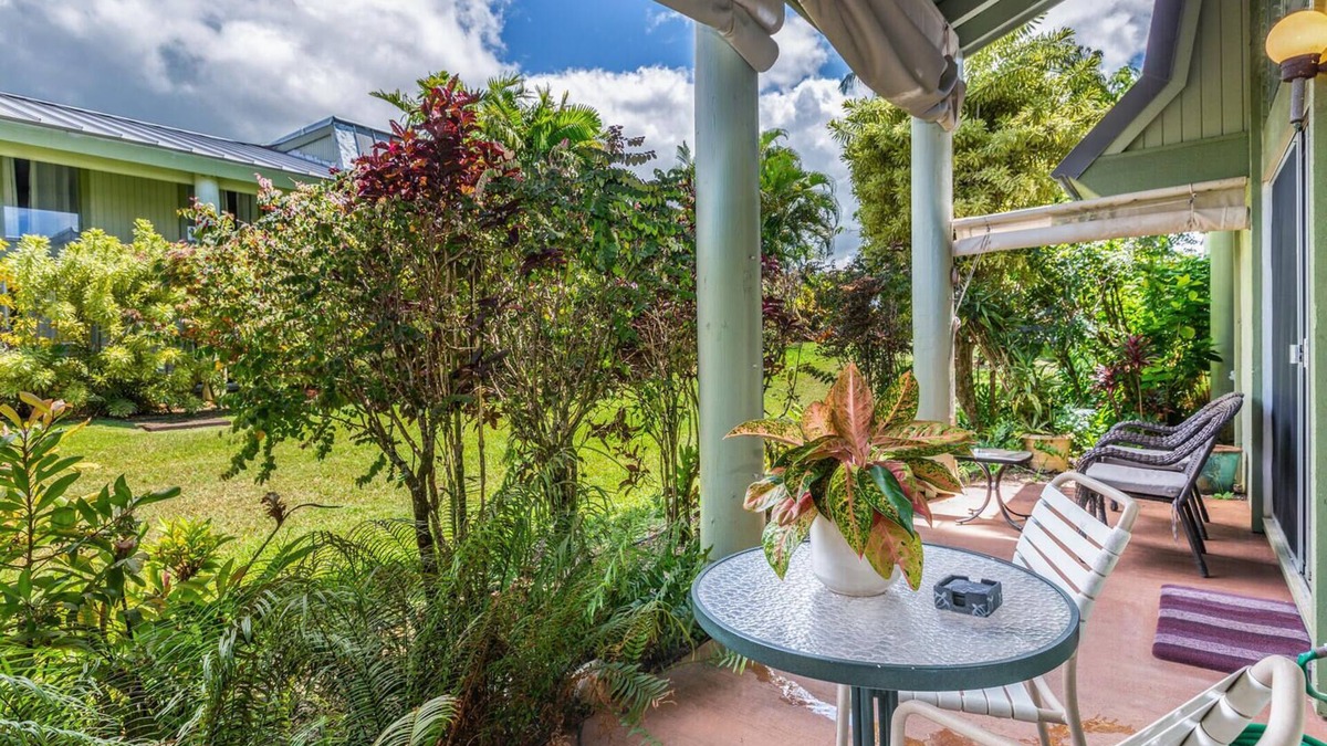 Princeville Condo | Spacious Home Great for Large Groups - Walk to Beaches/Groceries/Shopping