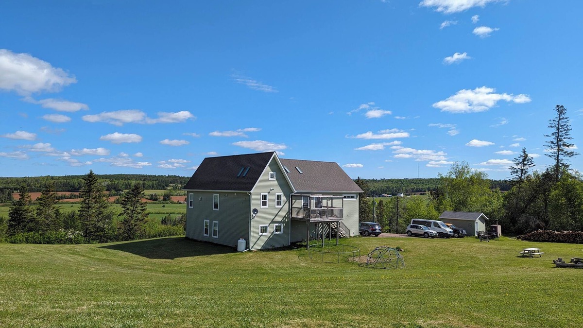 Charlotte's Shore House | Spacious home in Bonshaw Hills with beautiful views