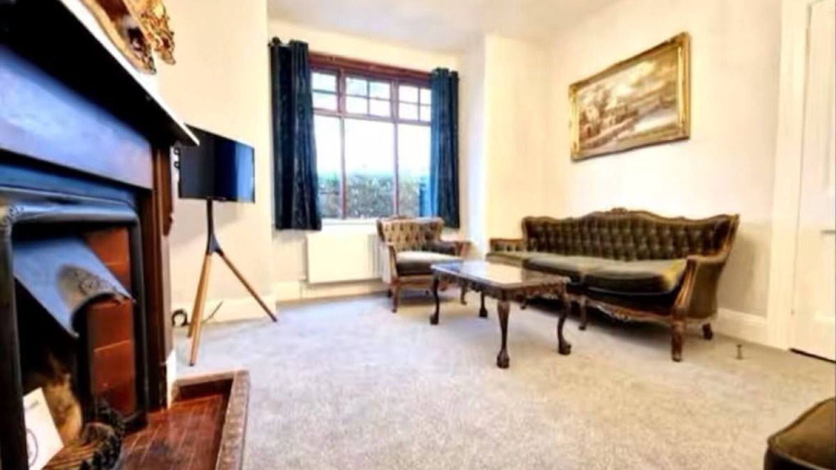 Claddagh House | Spacious home in a stunning location. 4 Bedrooms