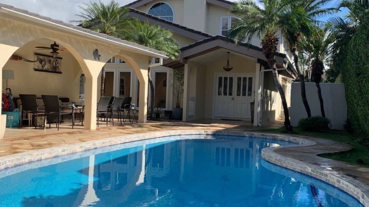 Kahala House | Spacious Home In Kahala That's Centrally Located w/AC, Pool, Lanai 3B Room/3Bath