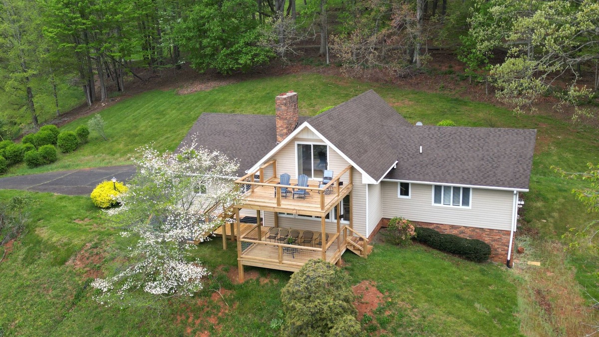 Warrensville House | Spacious home in the Blue Ridge Mountains. Relaxing location and Pet Friendly!