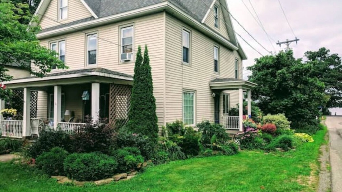Bemus Point House | Spacious Home in the Heart of Bemus Point with room for 8!